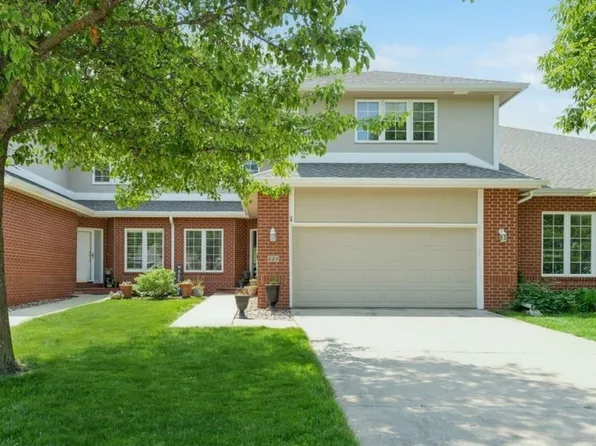 1500 Crown Colony Ct Unit 520, Des Moines, IA 50315