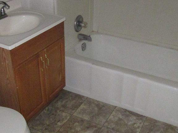 4th image of 2921 Buxton Ave