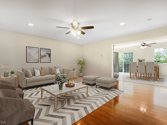 3rd image of 28 Alerica Ln