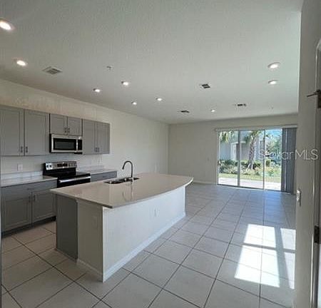 4th image of 10559 Salt Grove St