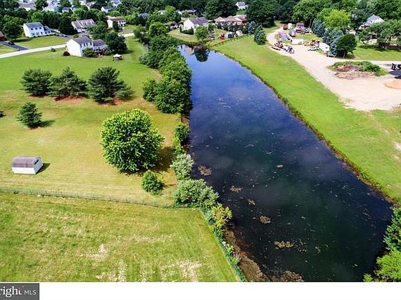 3rd image of 619 Sunhaven Dr