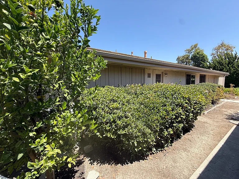 27481 Avenida Larga — Photo 2