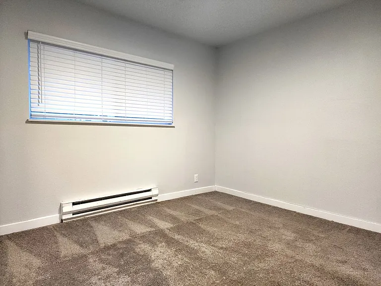 Kent Riviera Apartments — Photo 10