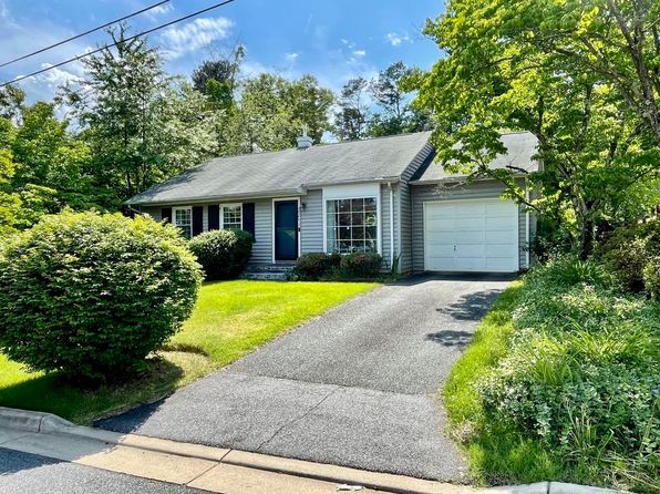 2211 Dominion Dr