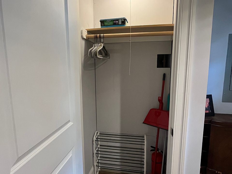 Coat closet