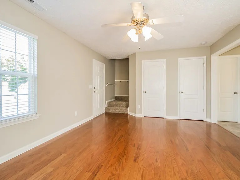 328 Slippery Rock Dr — Photo 2