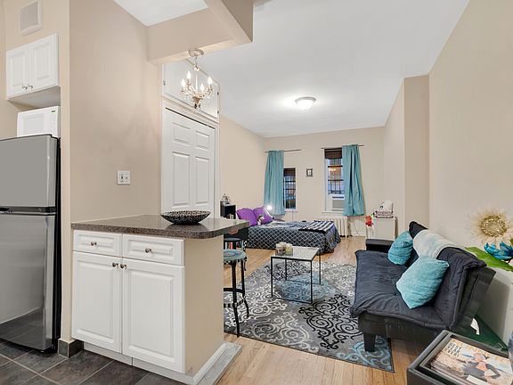 5th image of 318 W 101st St APT 1
