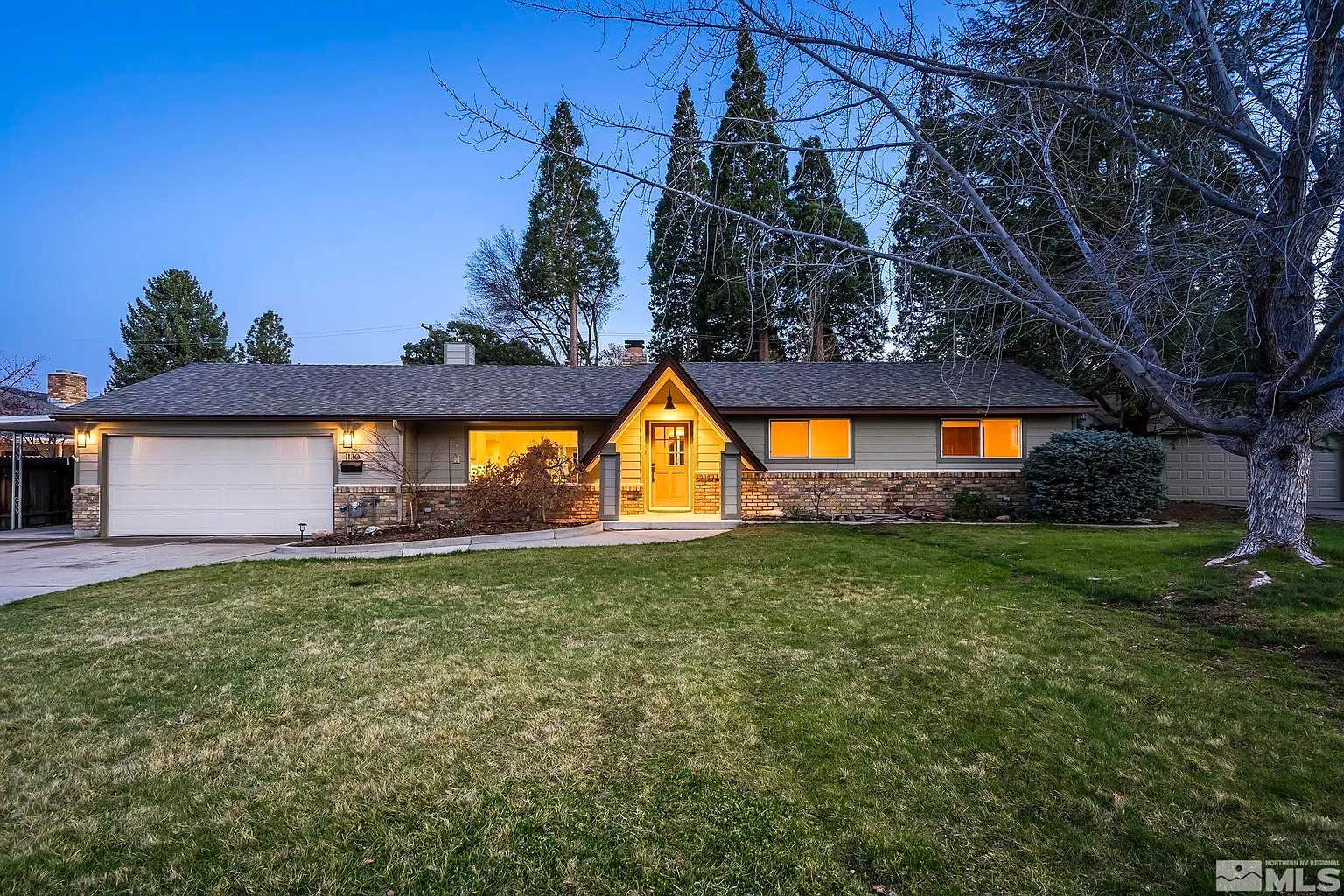 1130 Harvey Ln photo 1