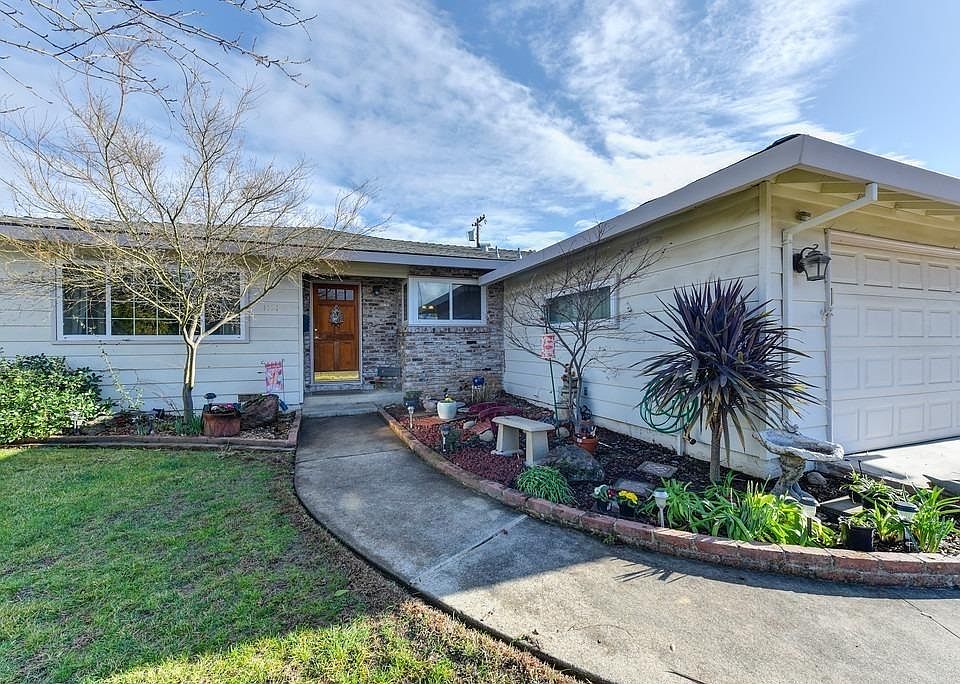 1st image of 1121 Augusta Way
