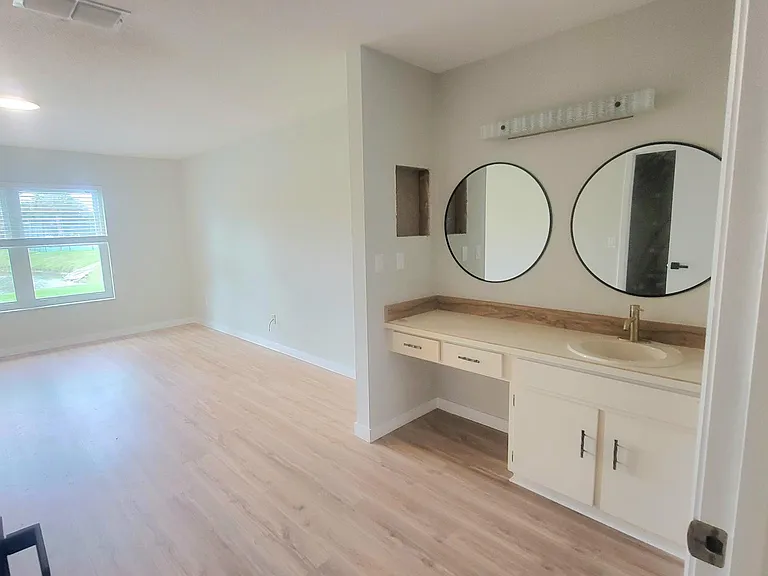 107 Deer Lake Cir — Photo 15