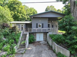 2 Tollgate Rd, Averill Park, NY 12018