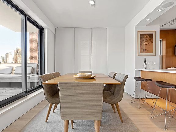 3rd image of 14 Horatio St #17FG