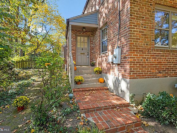 4th image of 207 Poplar Dr