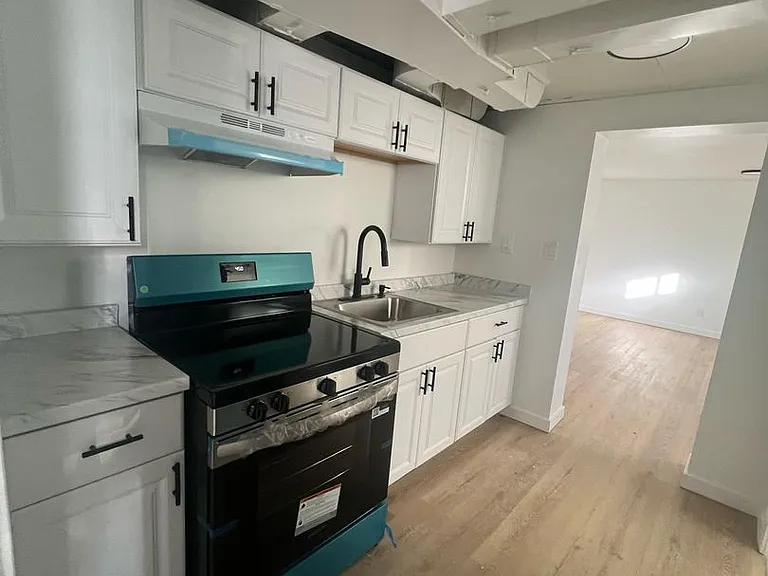 28645 John R Rd #R — Photo 21