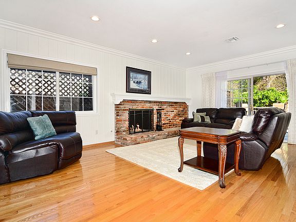 4th image of 21305 Providencia St