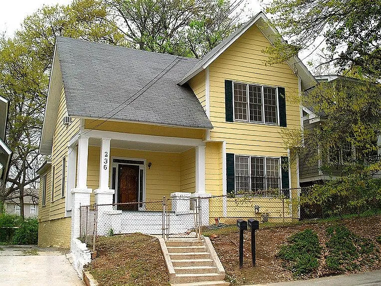 236 Sydney St SE #UPSTAIRS