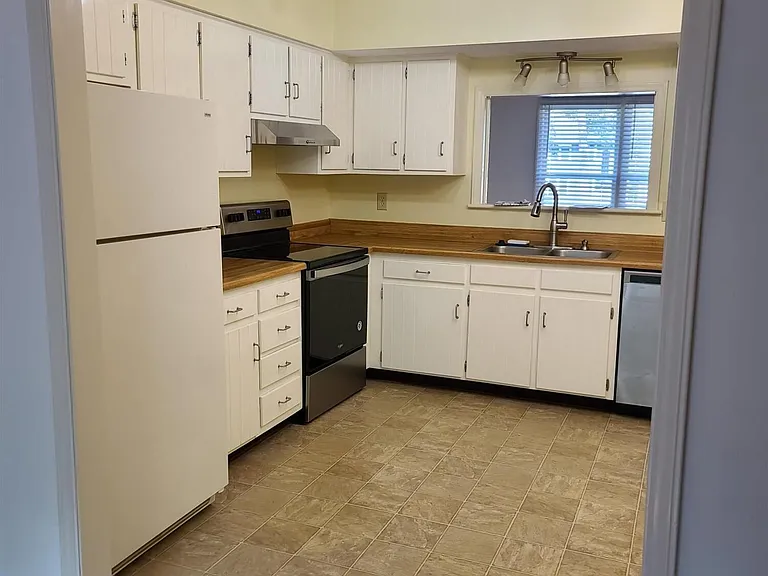 6416 Meadow View Dr — Photo 27