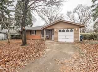 30 Wareham Ln, Schaumburg, IL 60193