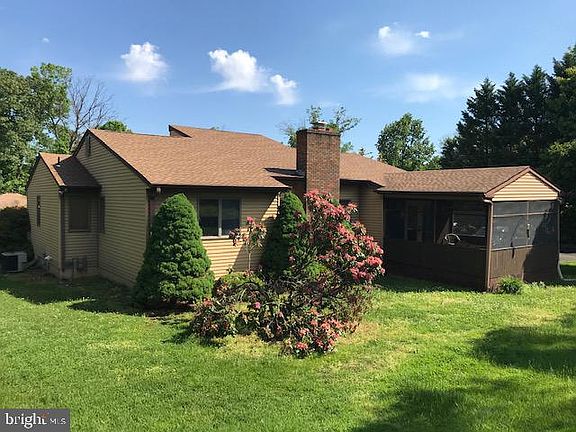 2nd image of 13 Silver Brook Dr