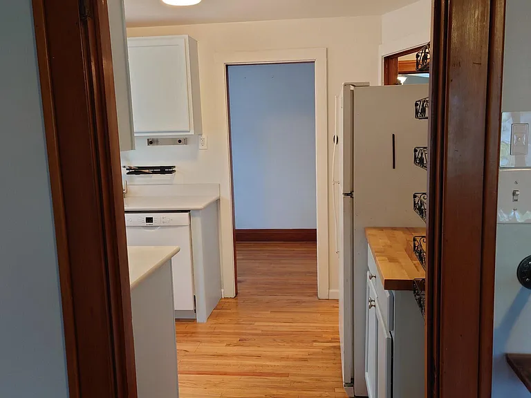 64U Parkwood Ave — Photo 7