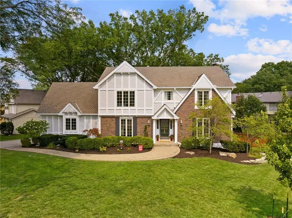11427 Hadley St, Overland Park, KS 66210