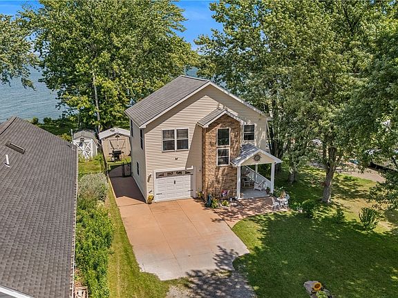 3rd image of 2463 Lake Rd