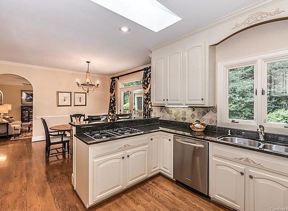 4th image of 8003 Greencastle Dr