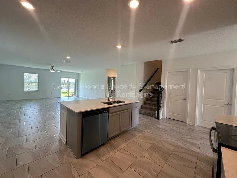 373 Pineywoods St — Photo 7