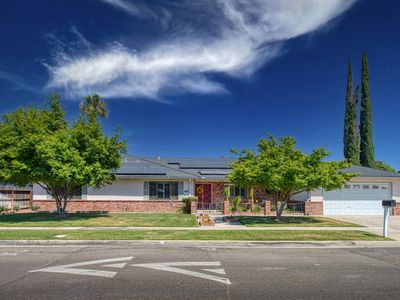 7374 N 4th St, Fresno, CA, 93720