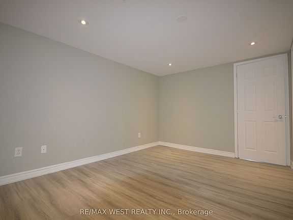 3rd image of 23 Bairstow Cres #Basement