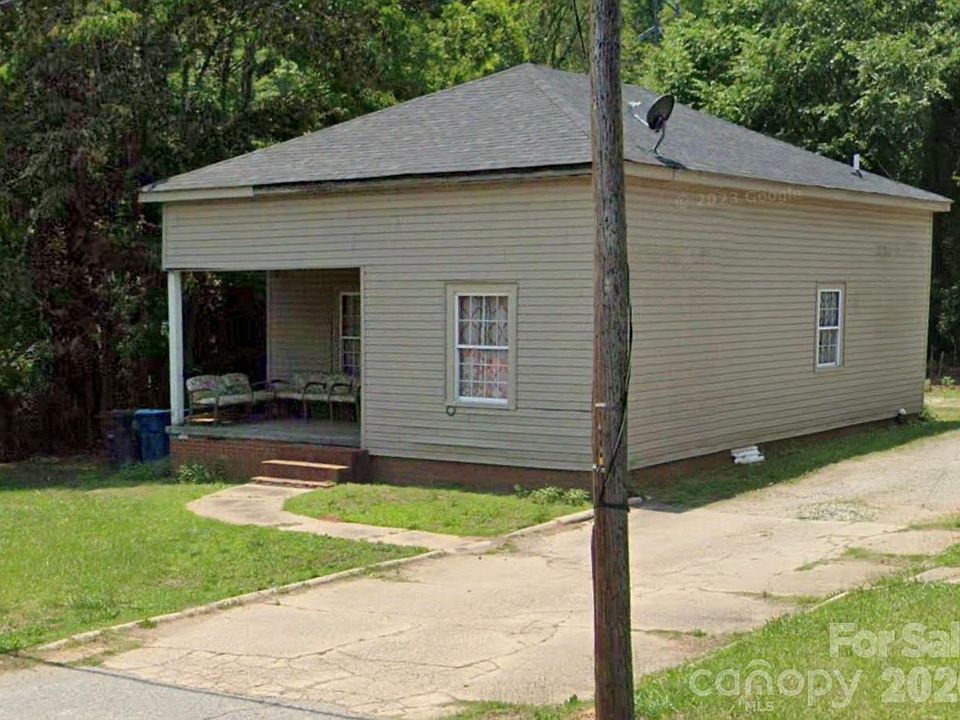1st image of 413 Klumac Rd
