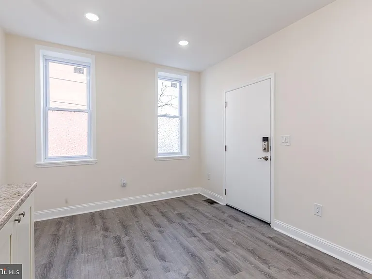 537 N 33rd St #1 — Photo 4