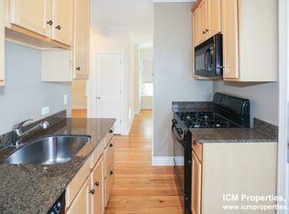 1222 W Waveland Ave #1, Chicago, IL 60613