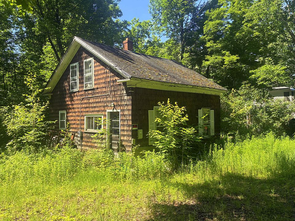 2nd image of 17 Center Hill Road