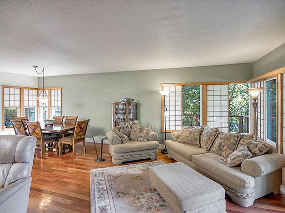 4th image of 459 Los Altos Dr