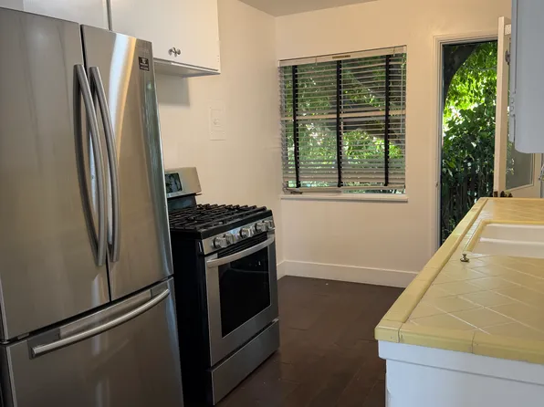 1479 Havenhurst Dr, West Hollywood, CA