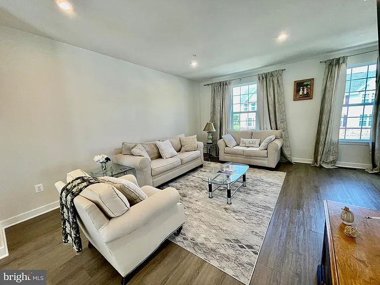 1518 Wilmer Park Ln — Photo 10