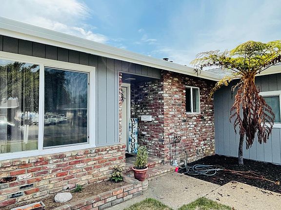 4th image of 1570 Atherton Way