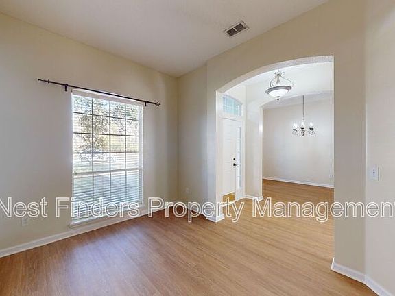 4th image of 211 Greenfield Dr