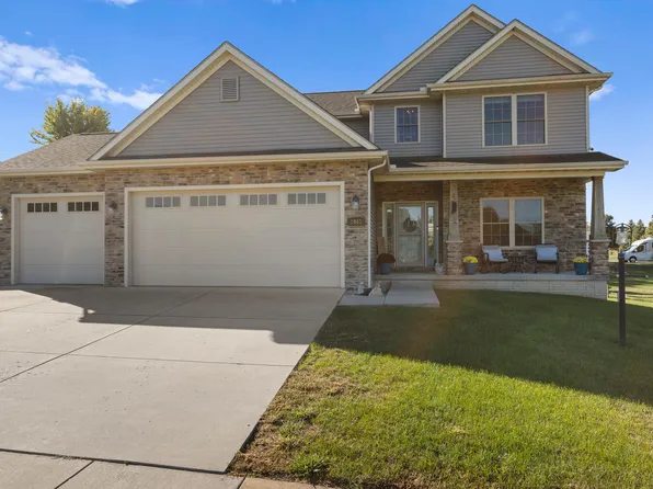 1901 Slade Ln, Mahomet, IL 61853