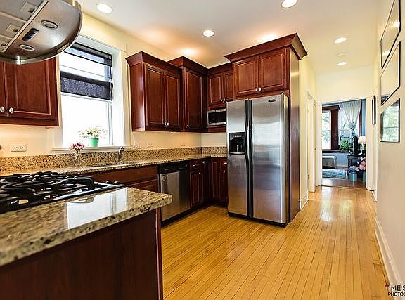 5th image of 2046 W Cuyler Ave #2E