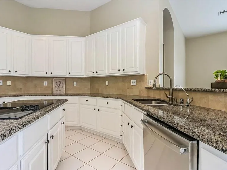 4645 Wales Dr — Photo 12