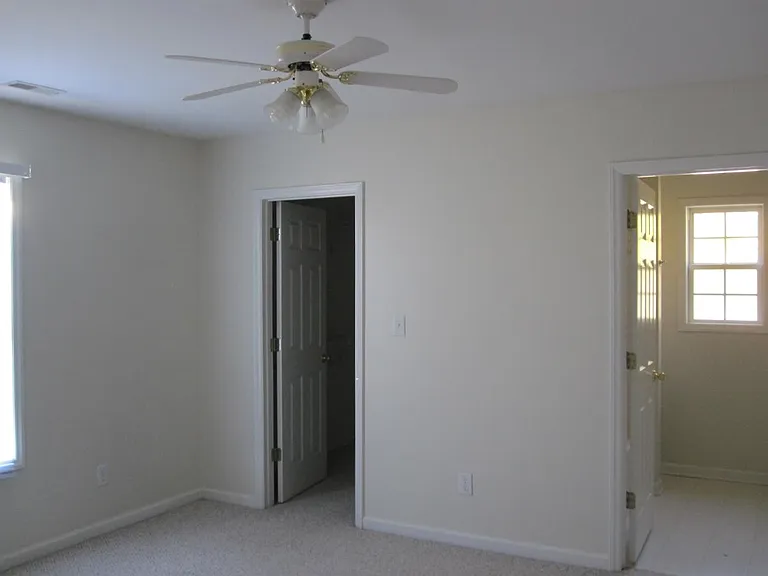 111 Luke Ct — Photo 7