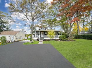 10 Siracusa Blvd, Smithtown, NY 11787