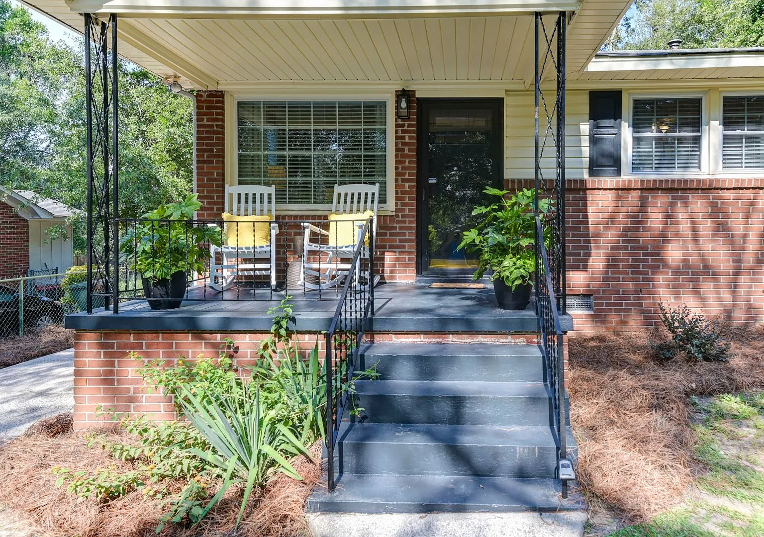 919 Huntington Avenue, Columbia, Sc 29205 3 Bed / 2 Bath Student Rental - Pre-Leasing For 2027-20... — Photo 3