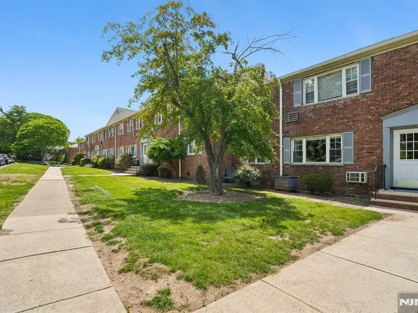 18 Wedgewood Dr APT 25, Verona, NJ 07044