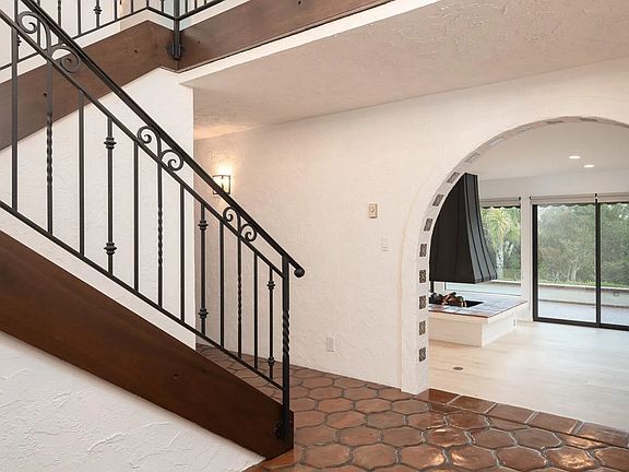 2nd image of 5406 Las Palomas
