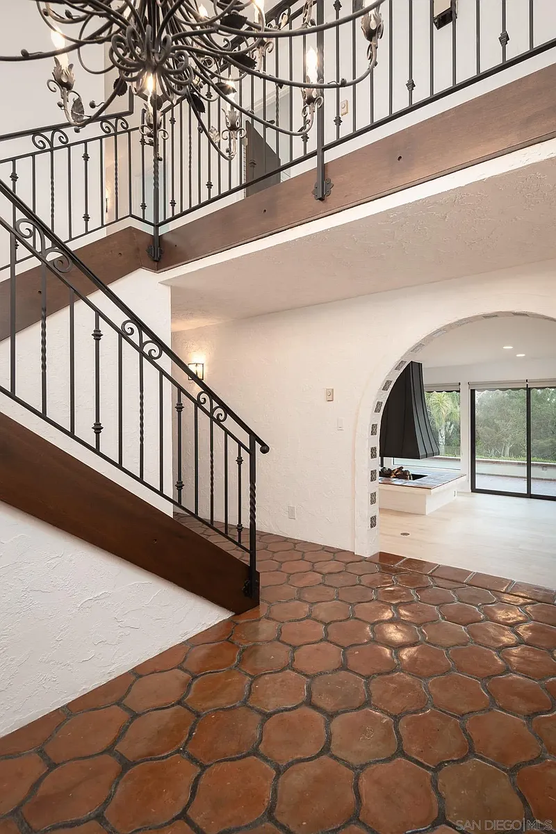 Building Photo - 5406 Las Palomas