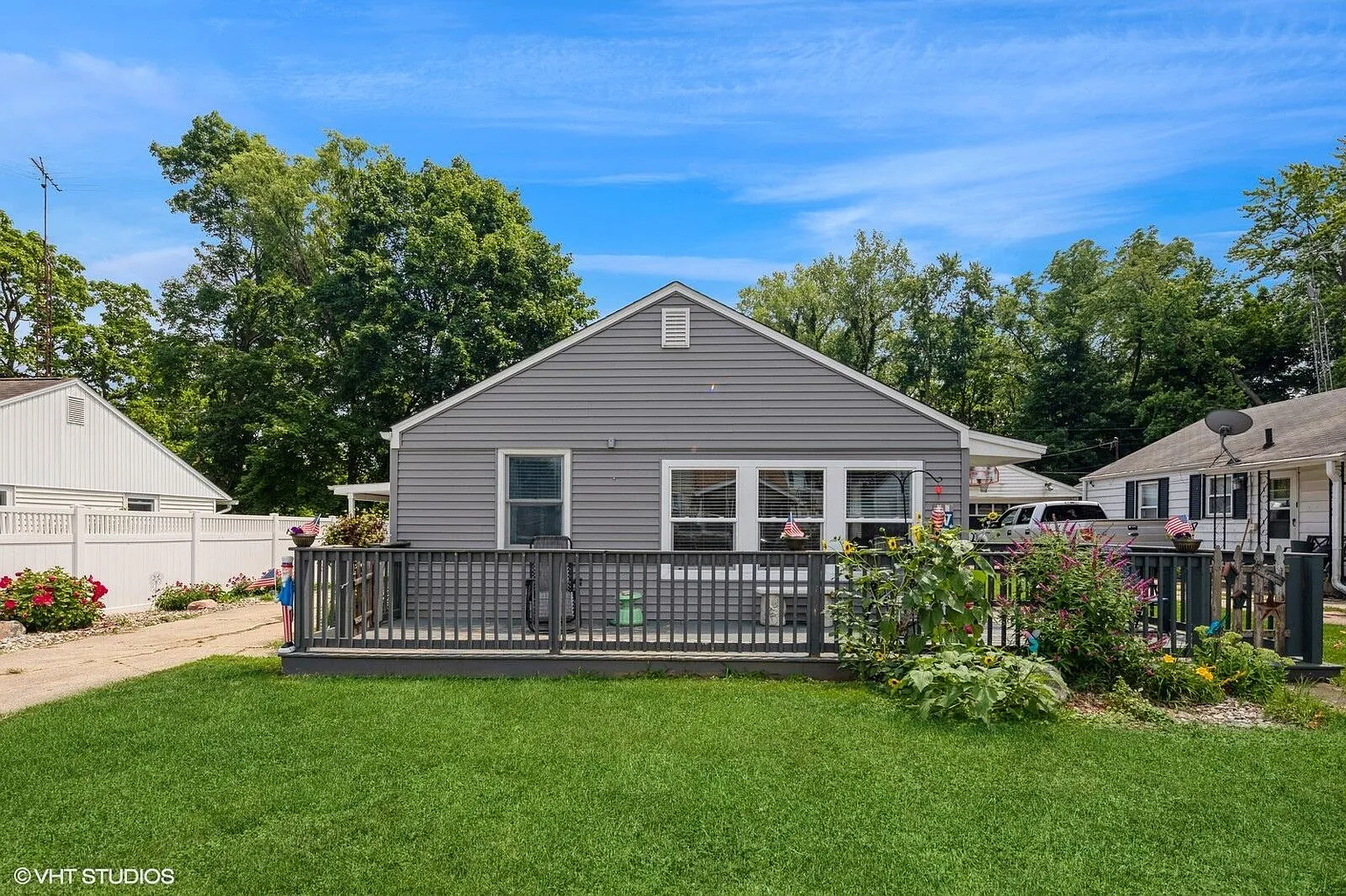 1404 Spruce St photo 1