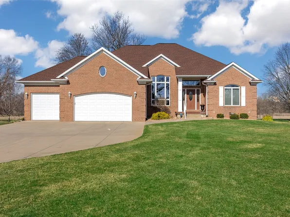 4320 Lucore Rd, Marion, IA 52302